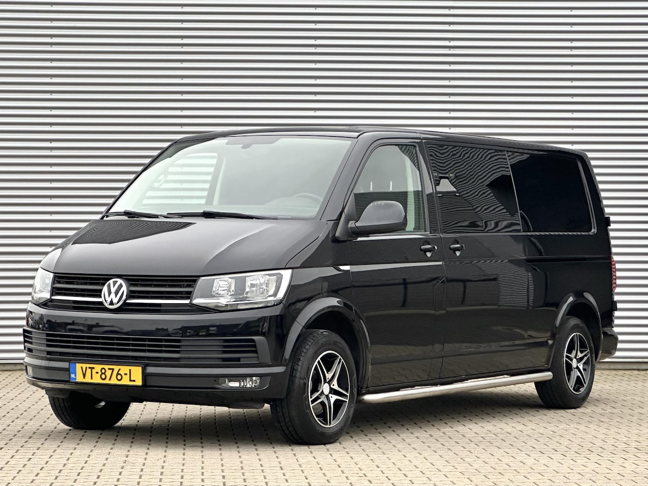 Volkswagen Transporter - 2.0 TDI L2H1 DC Highline Dubbele cabine automaat - AutoWereld.nl