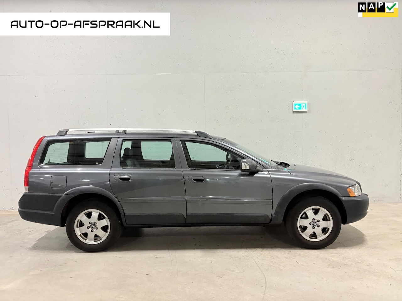 Volvo XC70 - 2.5 T 4x4 Cross Country Trekhaak Leer Navi Clima Cruise Stoelverw. - AutoWereld.nl