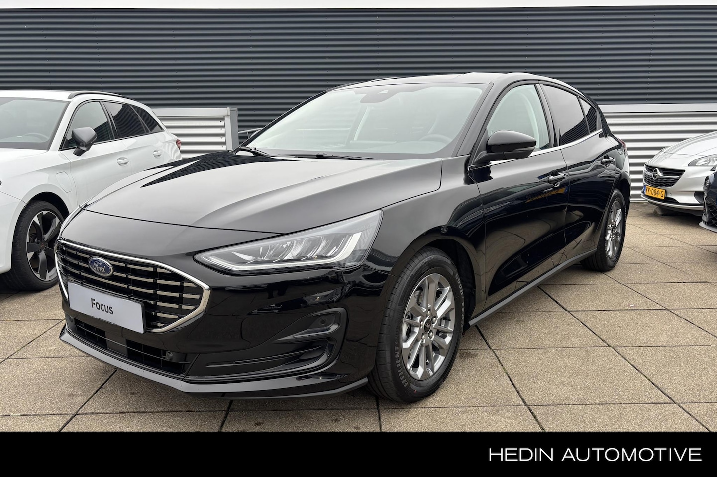 Ford Focus - 1.0 EcoBoost Hybrid Titanium €6195,- voordeel! Privacy glas, climate control, Apple Carpla - AutoWereld.nl