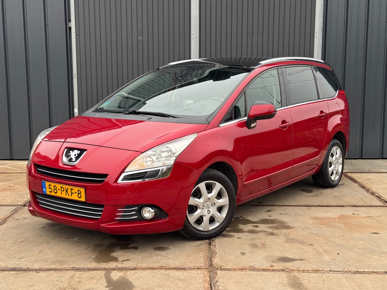 Peugeot 5008 - 1.6 Blue Lease Executive 7p. Headup | Pano | Navi | Leder - AutoWereld.nl