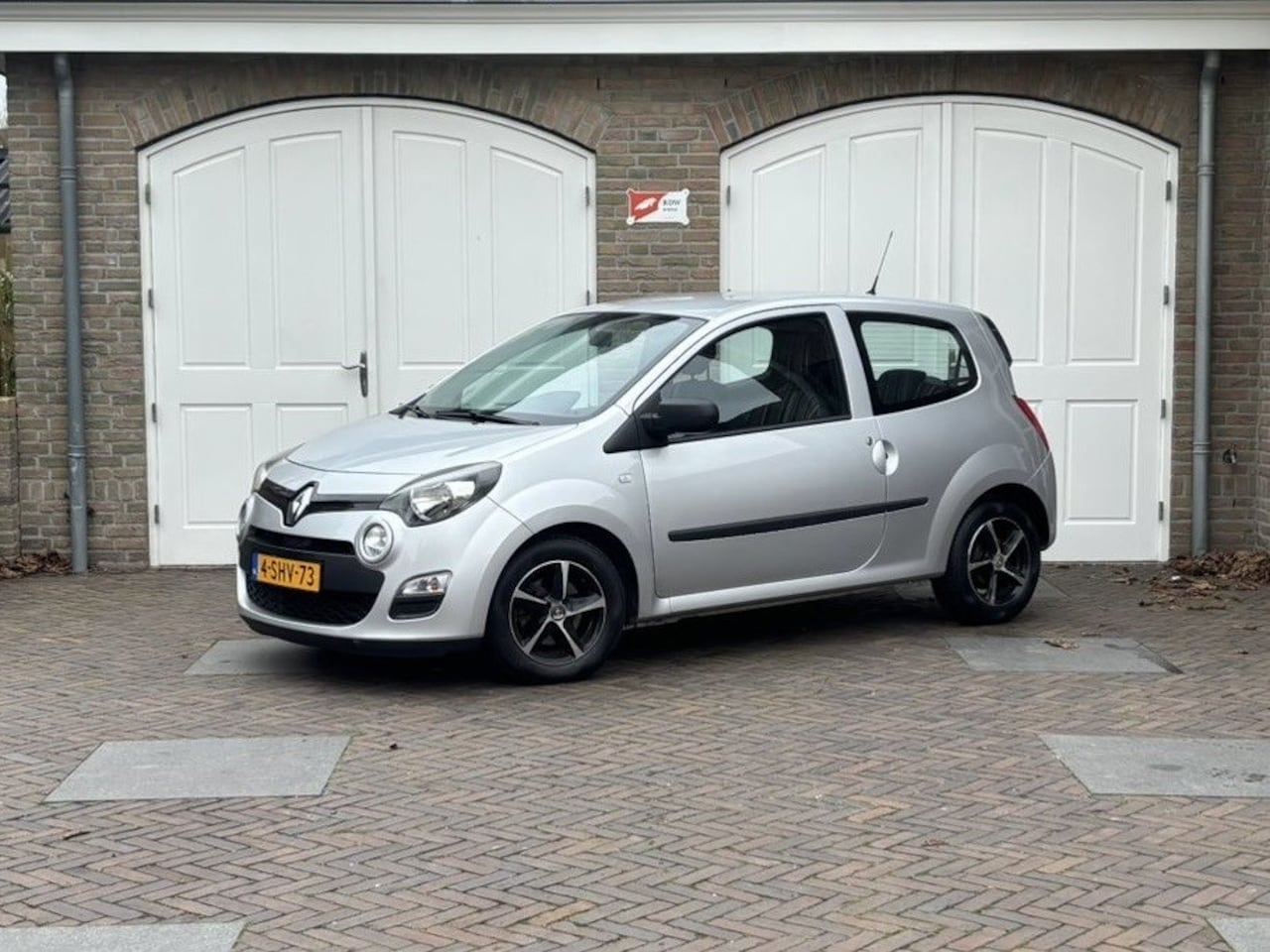 Renault Twingo - 1.2 16V Parisienne met trekhaak - AutoWereld.nl