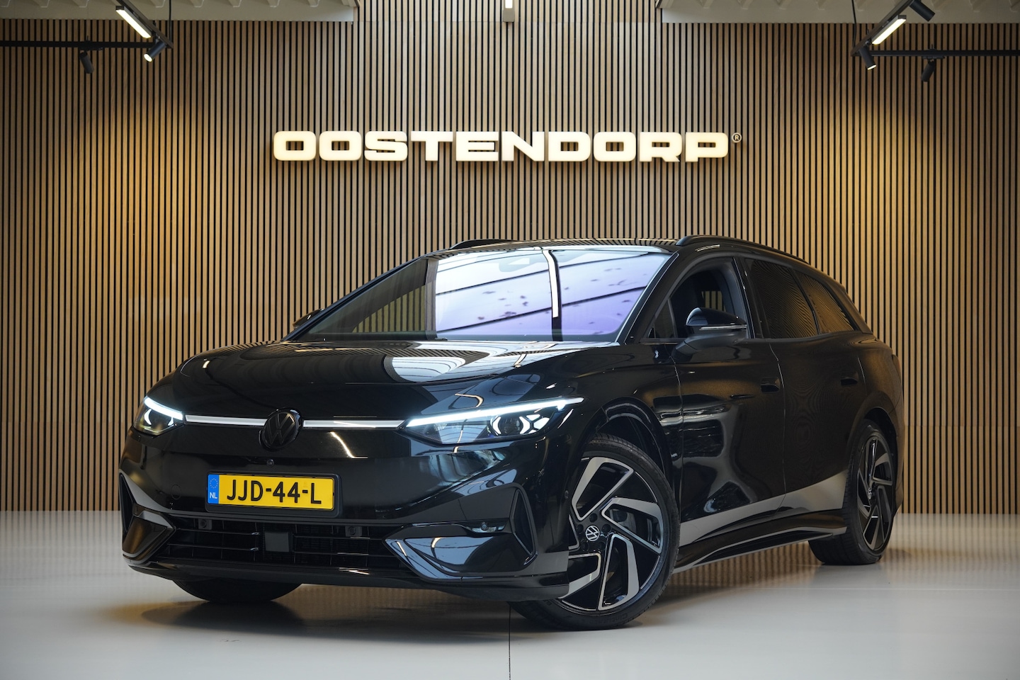 Volkswagen ID.7 Tourer - 286pk Pro Business 77 kWh Blackstyle|2024|Trekhaak|Head-up|Massagestoelen|PDC+Assist+360Ca - AutoWereld.nl