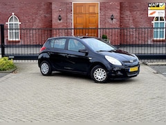 Hyundai i20 - 1.2i ActiveVersion / 5 Deurs / Elektrische ramen / Nap