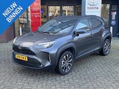 Toyota Yaris Cross - 1.5 Hybrid FIRST EDITION STOEL/STUURVERW PARK-SENSOREN KEYLESS NAVI 17'' LM-VELGEN AD-CRUI