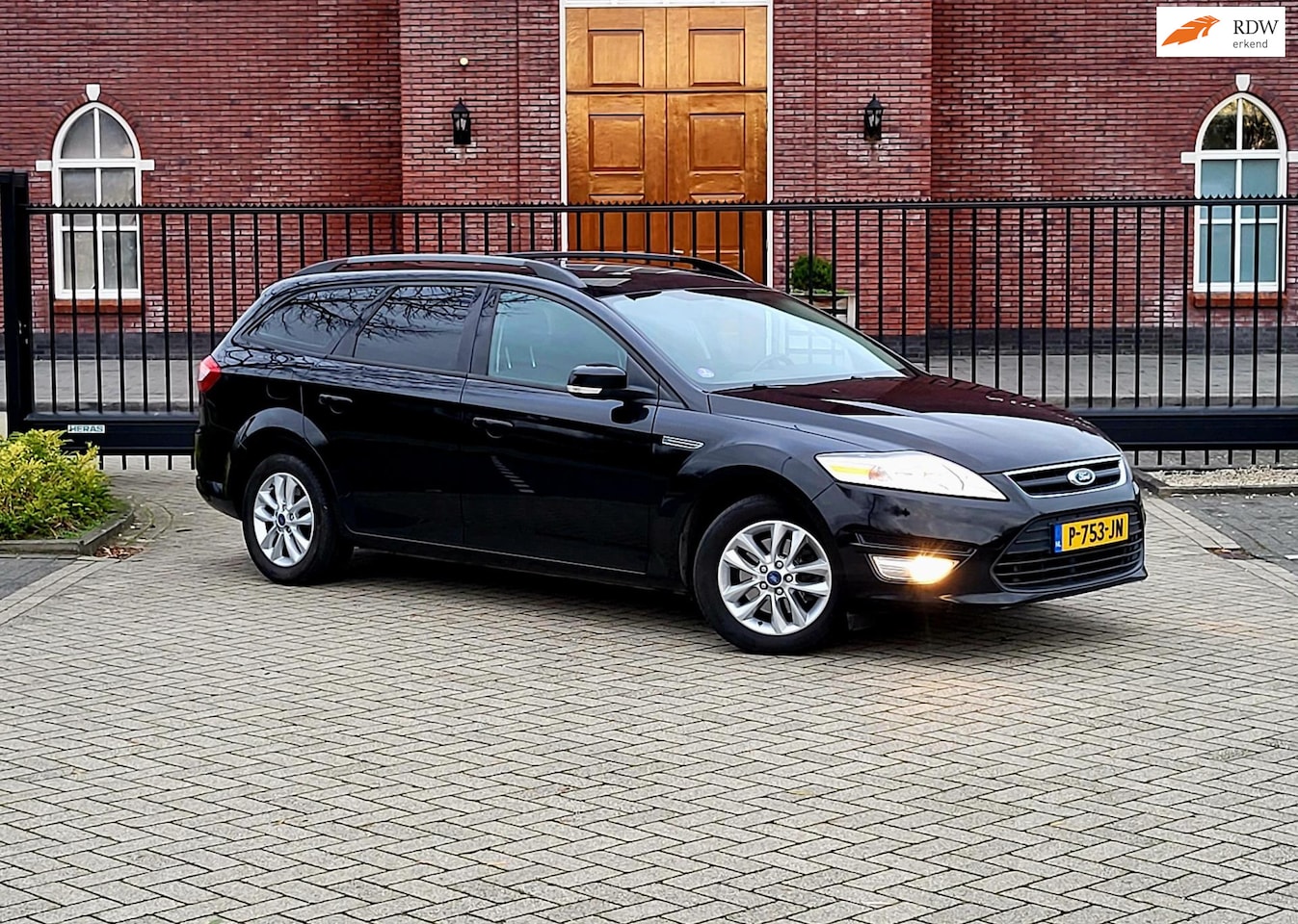 Ford Mondeo Wagon - 1.6 EcoBoost Titanium / Airco / Cruise control / Pdc / Trekhaak / Navi - AutoWereld.nl