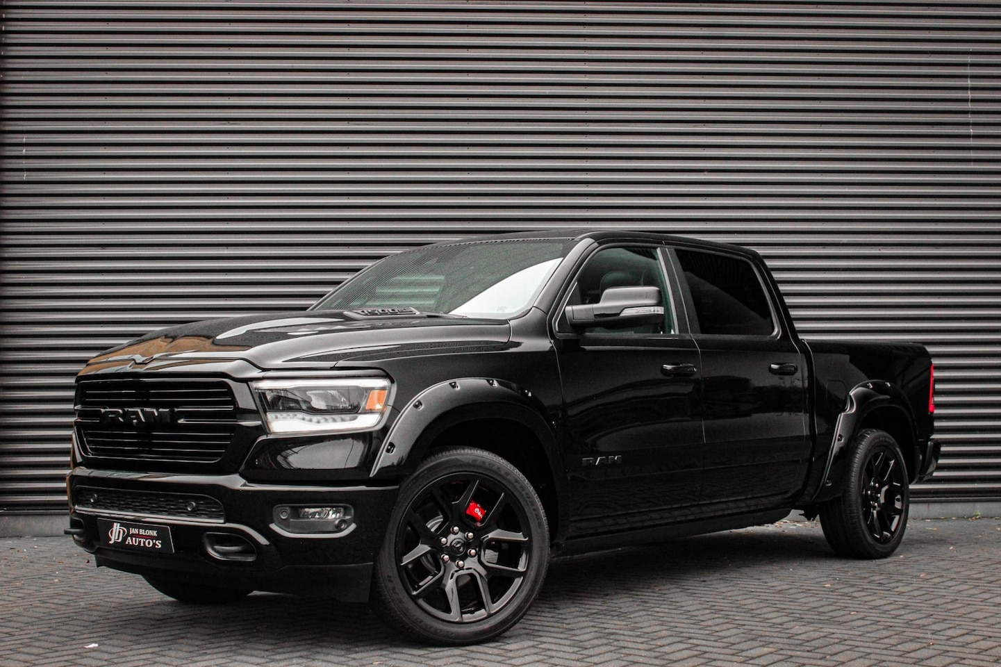 Dodge Ram 1500 - 5.7 V8 4x4 CREW CAB LIMITED 2020 100DKM / NIEUWSTAAT / COMPLETE HISTORY / FULL OPTIONS / V - AutoWereld.nl