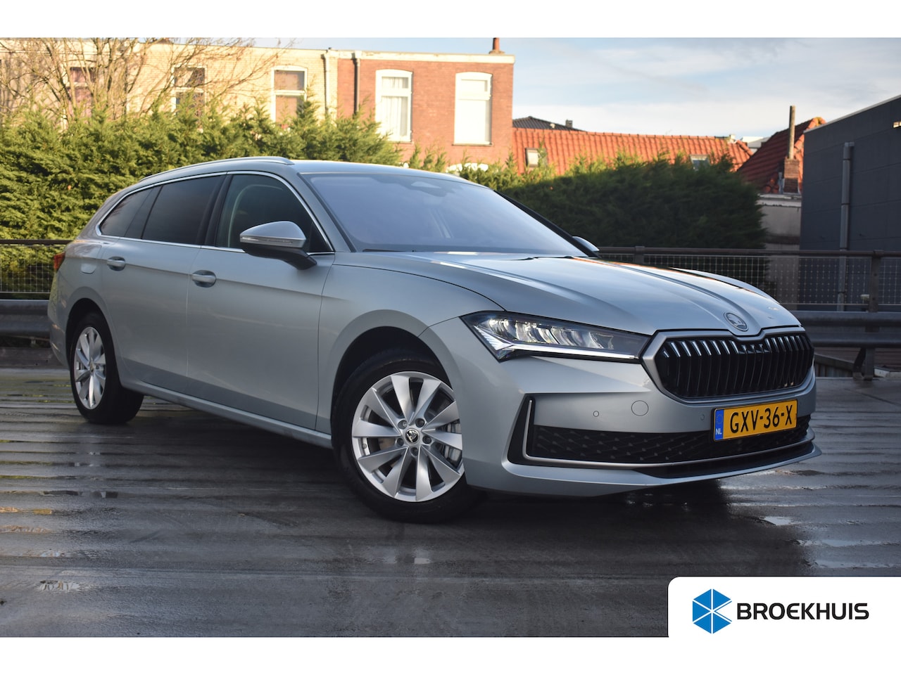 Skoda Superb Combi - 1.5 TSI PHEV 204PK Business Edition | TREKHAAK | CAMERA ACHTER | NAVIGATIE | ADAPT. CRUISE - AutoWereld.nl