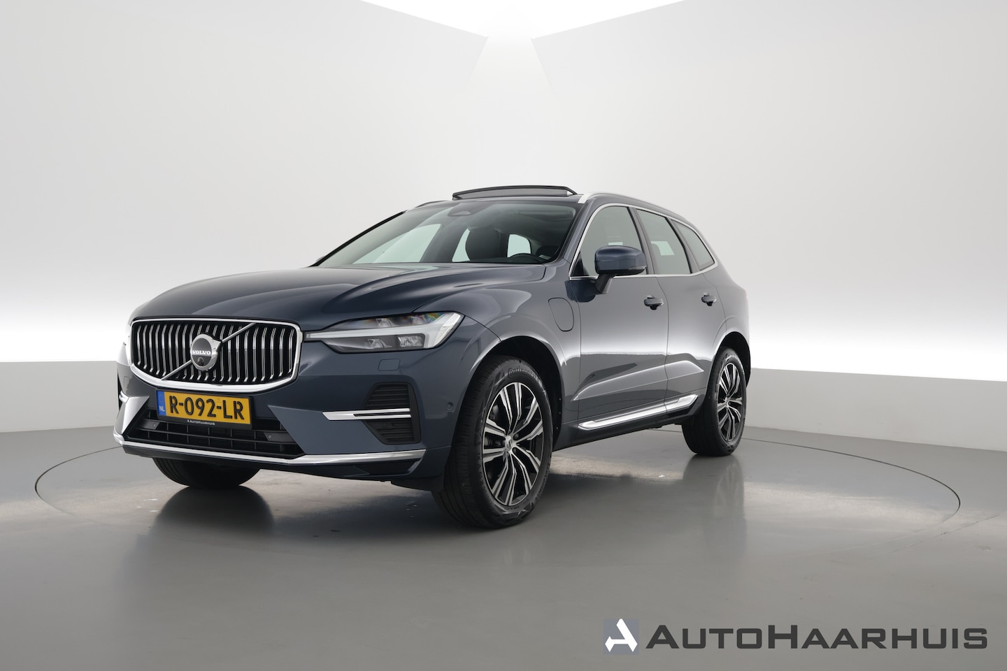 Volvo XC60 - 2.0 T6 Plug-in hybrid AWD Inscription Expression Panoramadak | Leder | adaptieve cruise - AutoWereld.nl