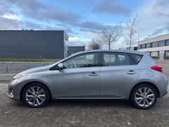 Toyota Auris - 1.8 Hybrid Dynamic Dealer-onderhoud