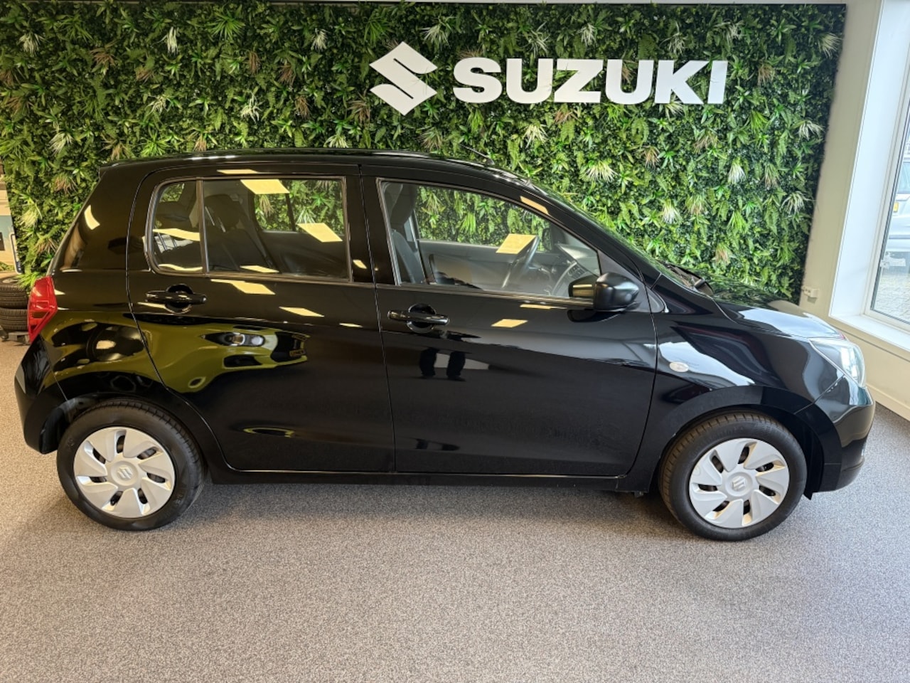 Suzuki Celerio - Airco Pioneer radio/CD 1.0 Comfort Navigatie Parkeersensoren voor+achter - AutoWereld.nl