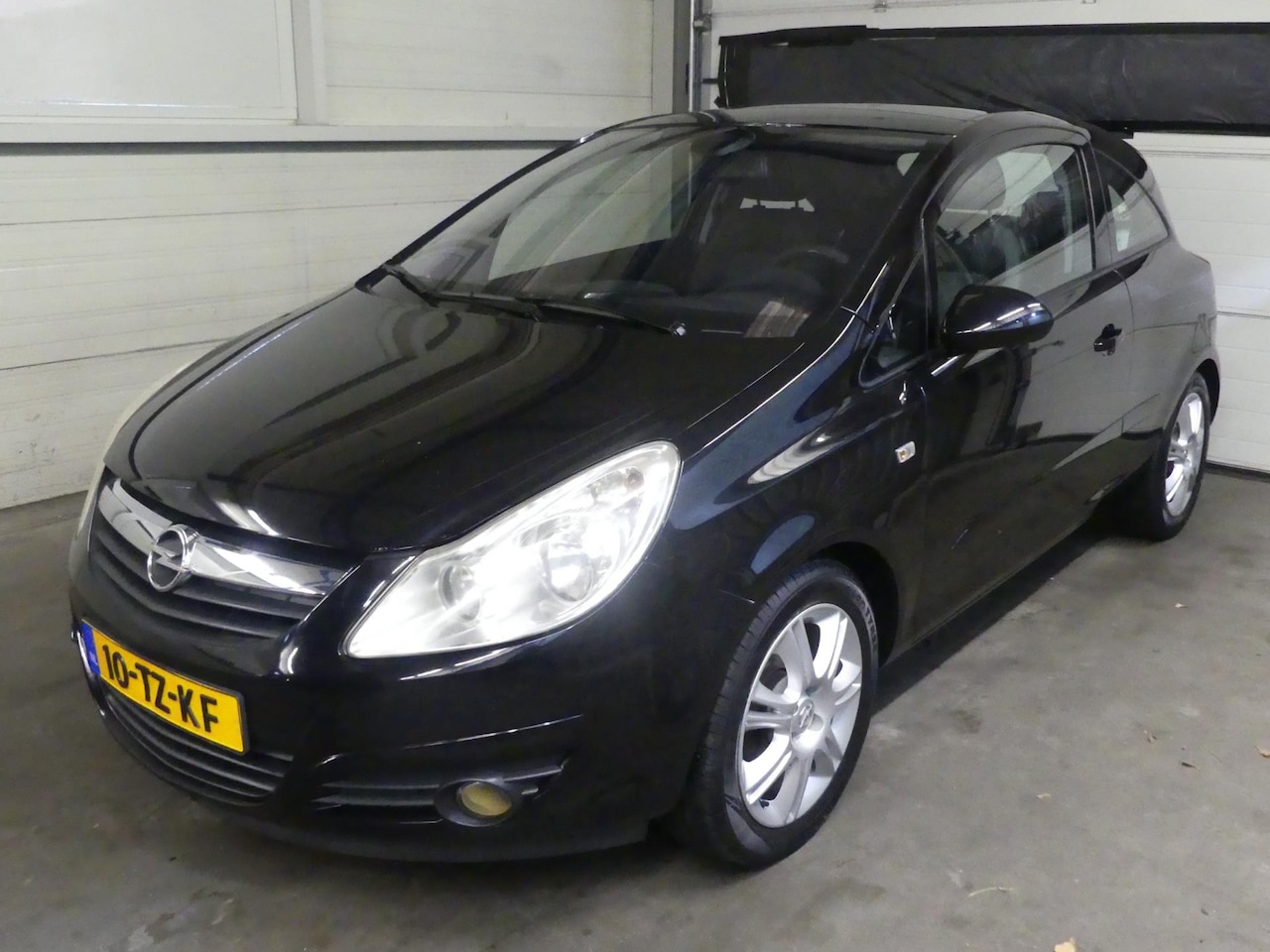 Opel Corsa - 1.4-16V Cosmo - Stoel en Stuur Verwarming - Cruise Control - AutoWereld.nl