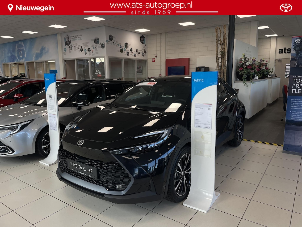 Toyota C-HR - 1.8 Hybrid 140 Executive | Nieuw | Direct leverbaar | Geheel rijklaar - AutoWereld.nl
