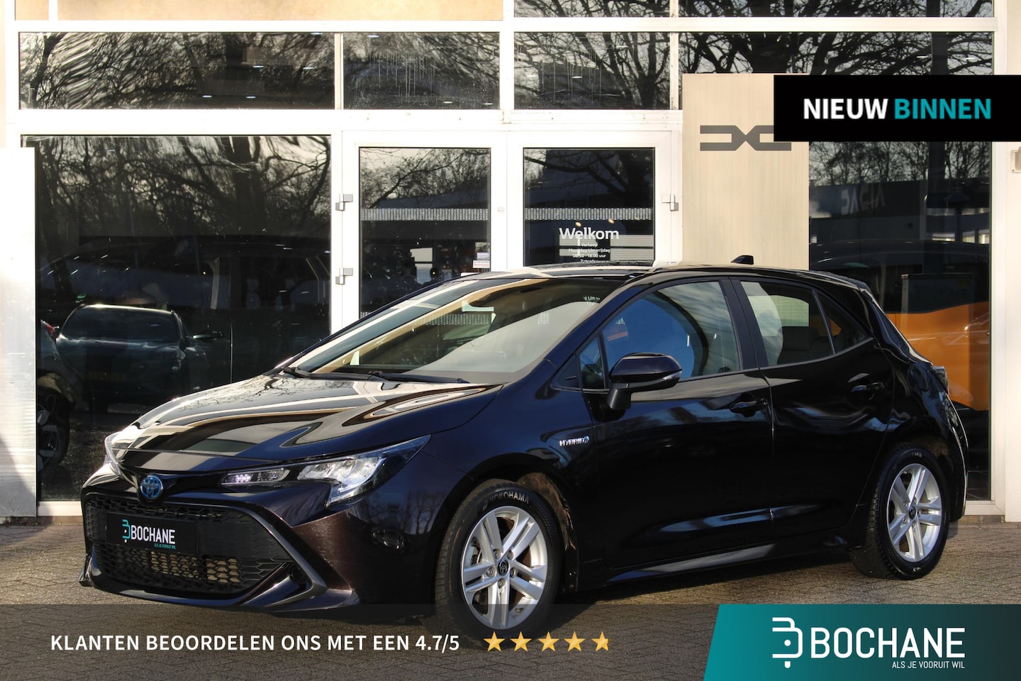 Toyota Corolla - 1.8 Hybrid Active Automaat | Climate control | Trekhaak | Achteruitrij camera | All season - AutoWereld.nl