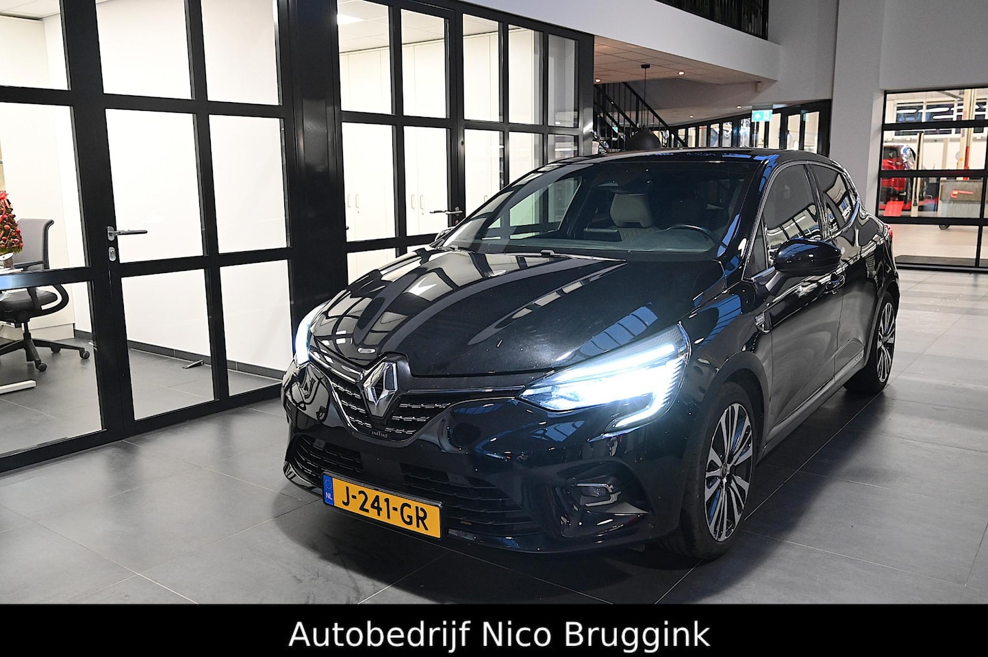 Renault Clio - 1.3 TCe automaat Initiale Paris *All-in prijs* - AutoWereld.nl