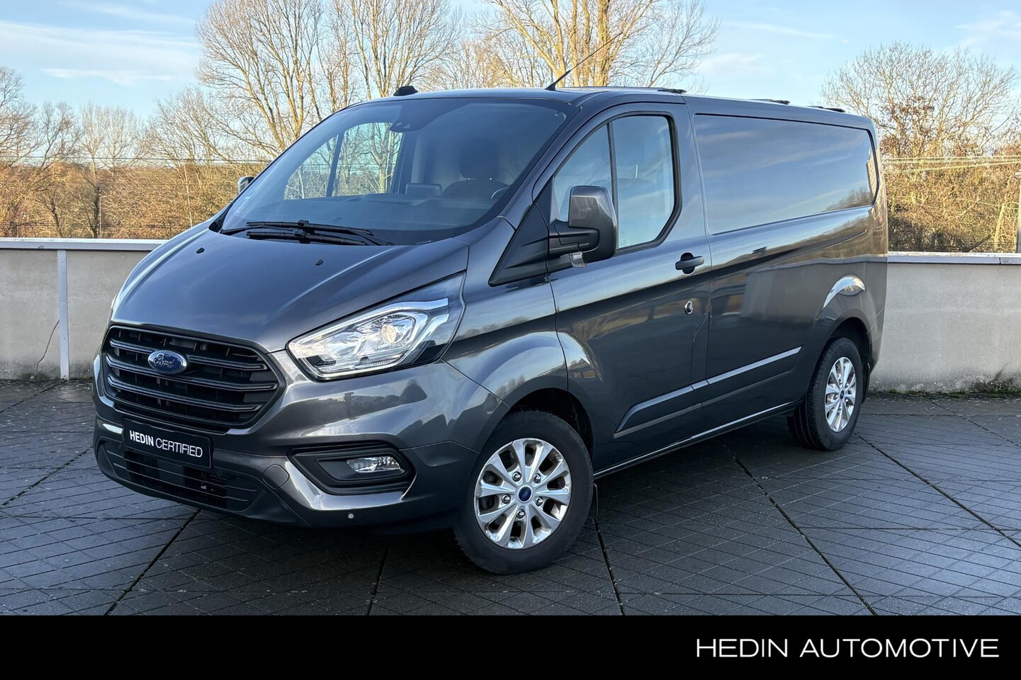 Ford Transit Custom - 320 2.0 TDCI L1H1 Limited Automaat | Standkachel | Trekhaak | Bodem met lades laadruimte | - AutoWereld.nl