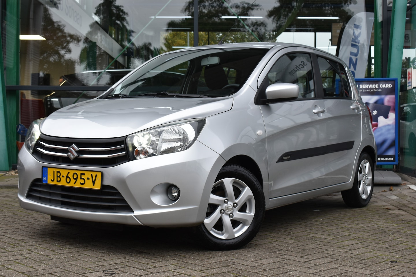 Suzuki Celerio - 1.0 Exclusive 68pk 5-deurs | Airco |  Lichtmetalen velgen 14" | - AutoWereld.nl