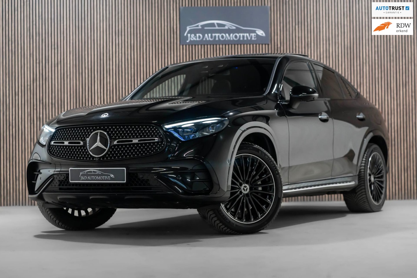 Mercedes-Benz GLC-klasse Coupé - 400e 4MATIC AMG PANO LED - AutoWereld.nl
