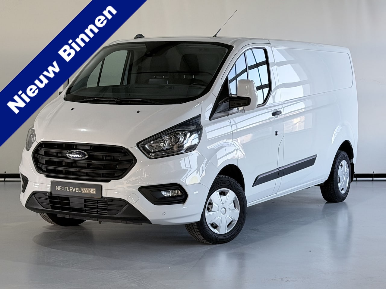 Ford Transit Custom - 300 2.0 TDCI L2H1 Trend 130 PK / Camera / Apple carplay / Trekhaak - AutoWereld.nl