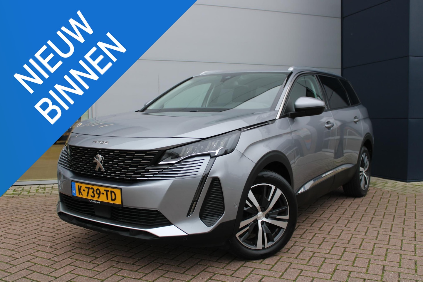 Peugeot 5008 - 1.2 PureTech 130pk Blue Lease Allure Automaat 7-zits Airco Navi Camera Carplay Dealer onde - AutoWereld.nl