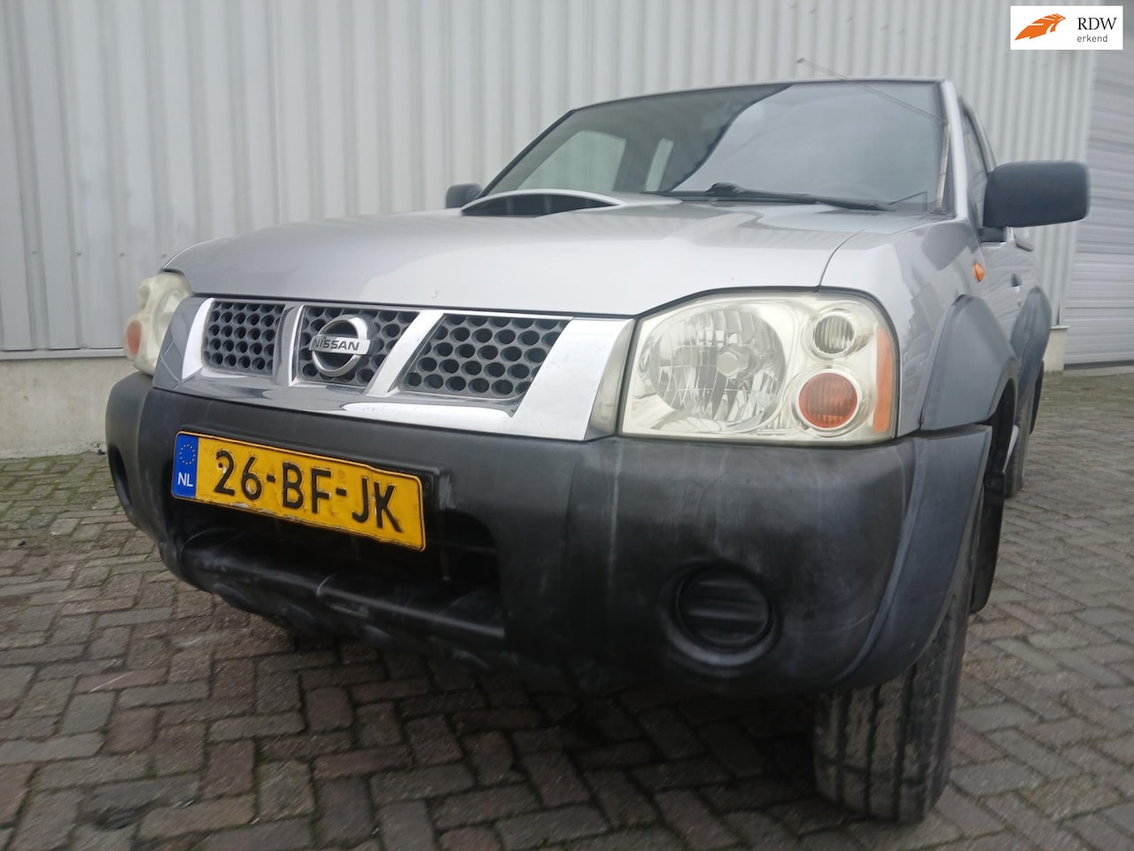 Nissan King Cab - Pick-up 2.5 DTi - Schade - Motor defect - AutoWereld.nl