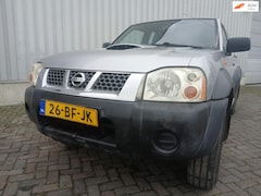 Nissan King Cab - Pick-up 2.5 DTi - Schade - Motor defect