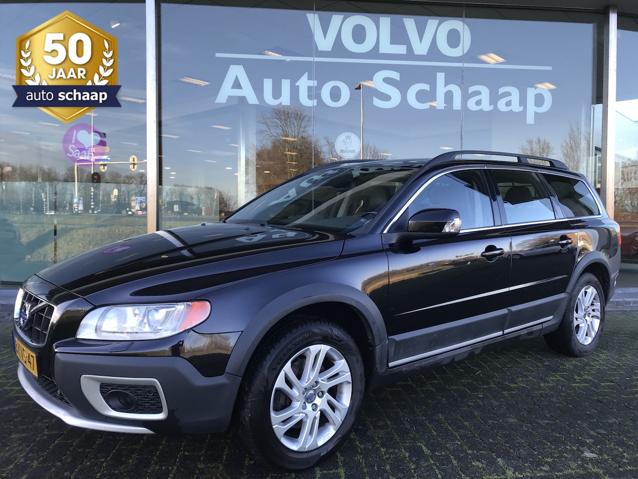 Volvo XC70 - 2.0 D4 FWD Summum 5 cilinder Automaat | Rijklaar incl garantie | Trekhaak afneembaar Xenon - AutoWereld.nl