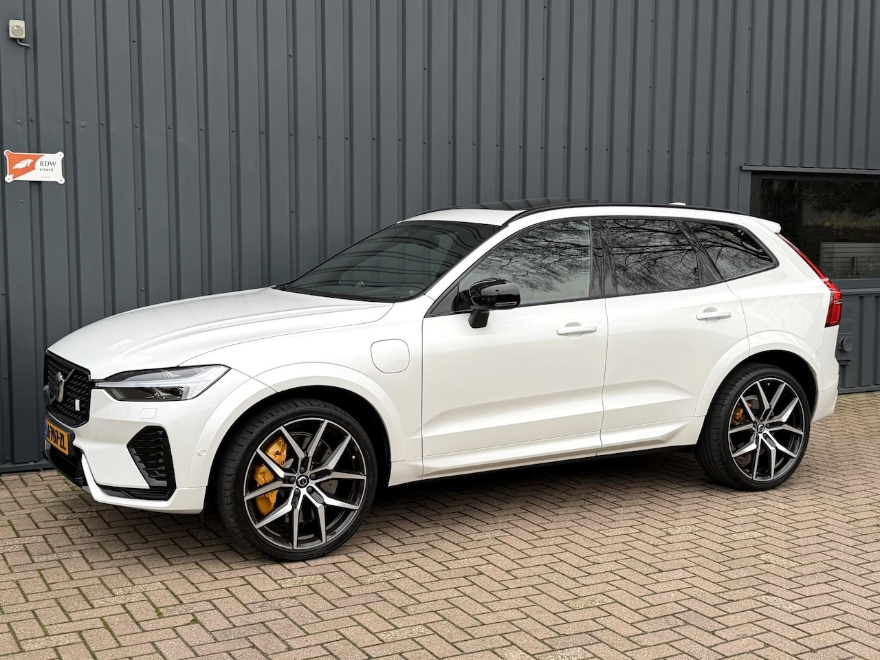 Volvo XC60 - 2.0 T8 Plug-in-hybrid AWD Polestar Engineered NL AUTO!/NAP!/ - AutoWereld.nl