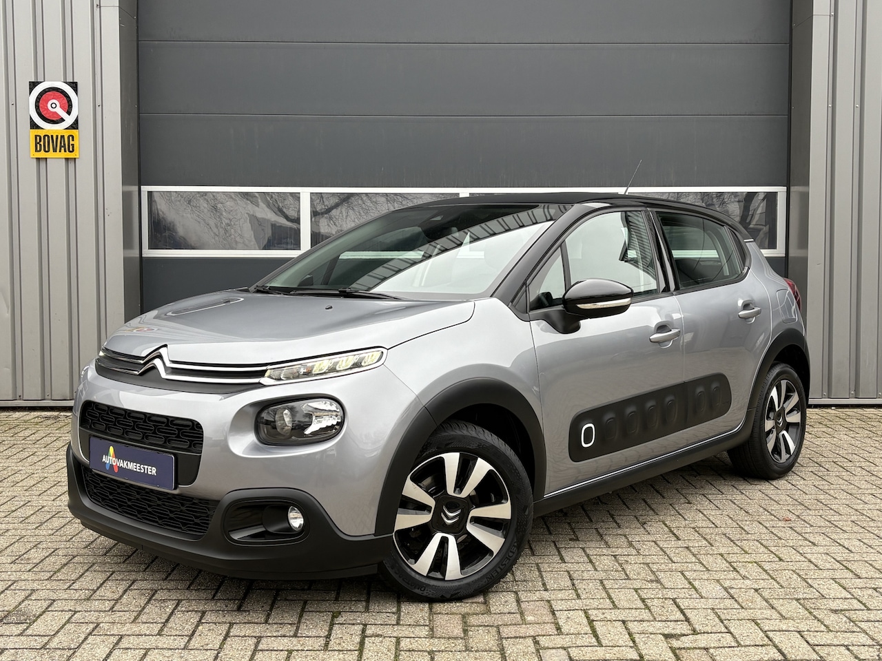 Citroën C3 - 1.2 PureTech S&S Shine Automaat | Navi | Camera | Carplay/Android | Cuise & Climate Contro - AutoWereld.nl