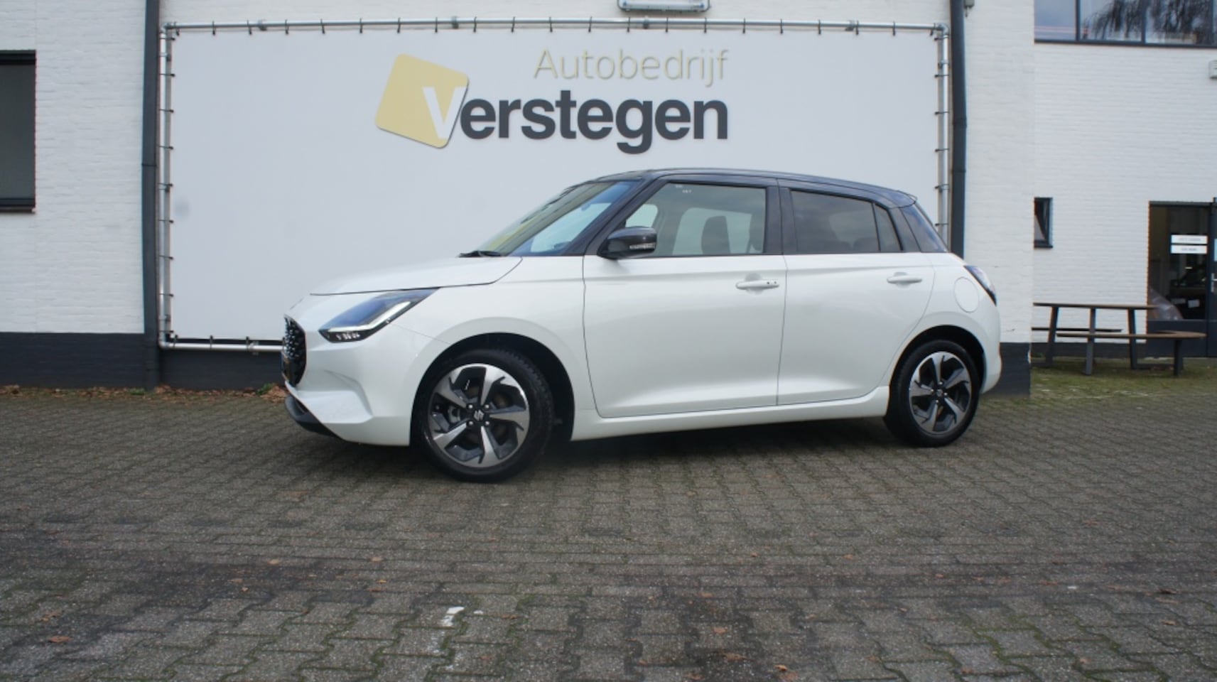 Suzuki Swift - 1.2 Automaat Style SmartHyb. - AutoWereld.nl