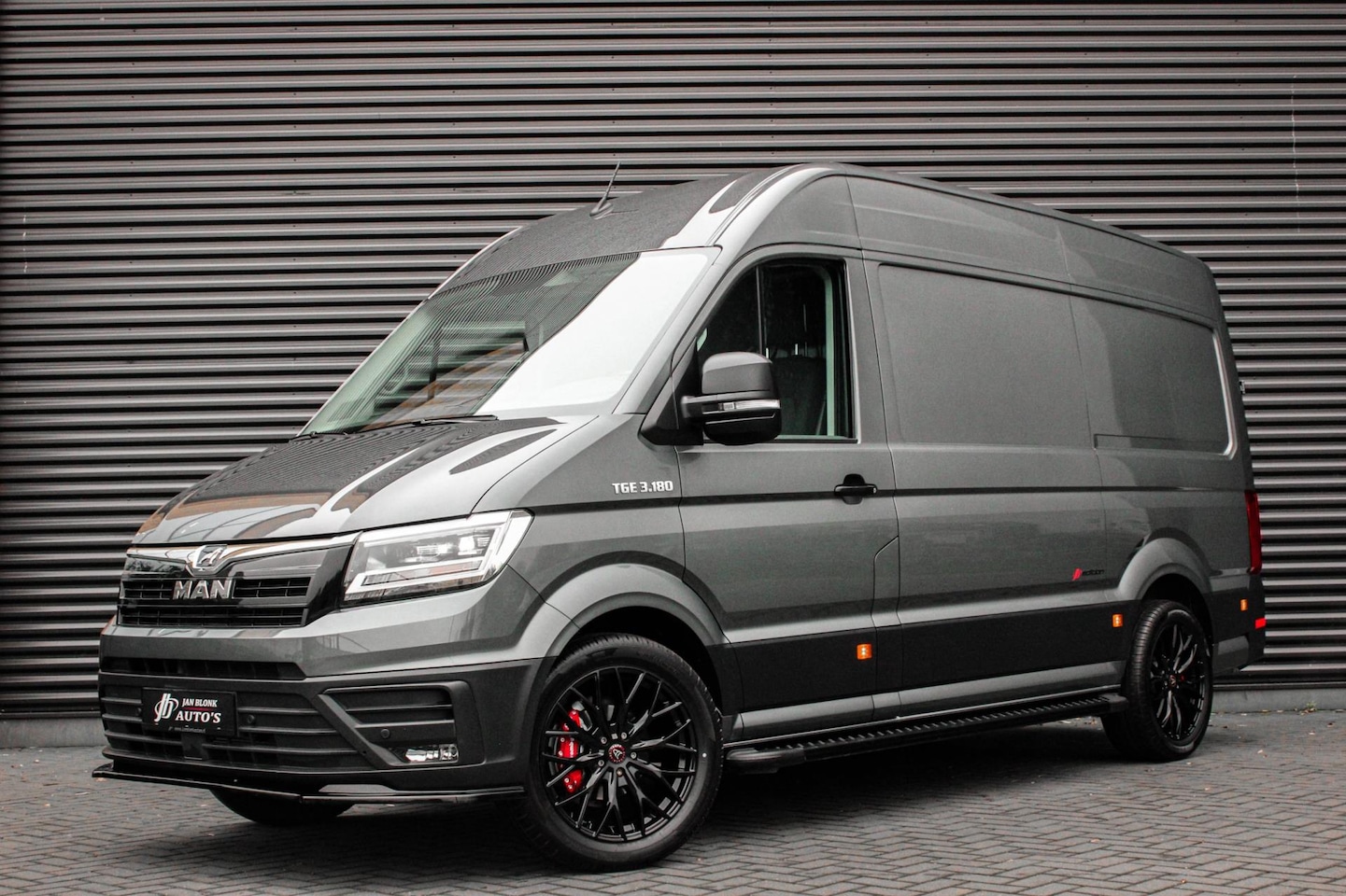 MAN TGE - 35 - 177PK FULL BLACK / NAVIGATIE / AIRCO / ACC / CAMERA / CLIMATE CONTEROL / FULL OPTONS - AutoWereld.nl