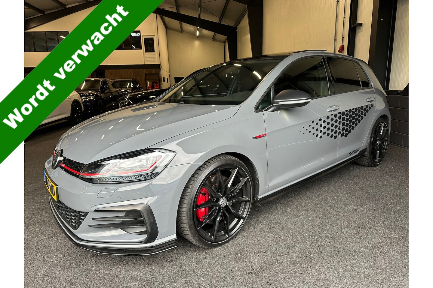 Volkswagen Golf - 2.0 TSI 290 pk GTI TCR / Akrapovic/ Pure-Grey/ Pano-dak/ Keyless/ Adap.Cruise/ Camera/ Spo - AutoWereld.nl