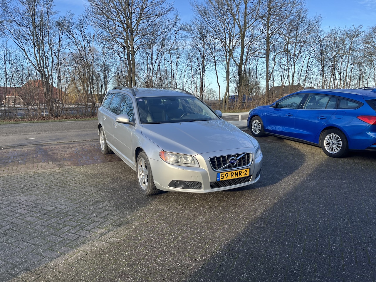 Volvo V70 - 1.6 T4 Limited Edition PDC STOELVERWARMING NAVI TREKHAAK - AutoWereld.nl