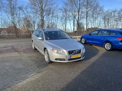 Volvo V70 - 1.6 T4 Limited Edition PDC STOELVERWARMING NAVI TREKHAAK