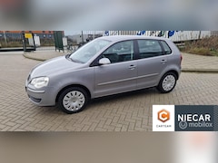 Volkswagen Polo - 1.4-16V Comfortline AUTOMAAT/CRUISE/BT