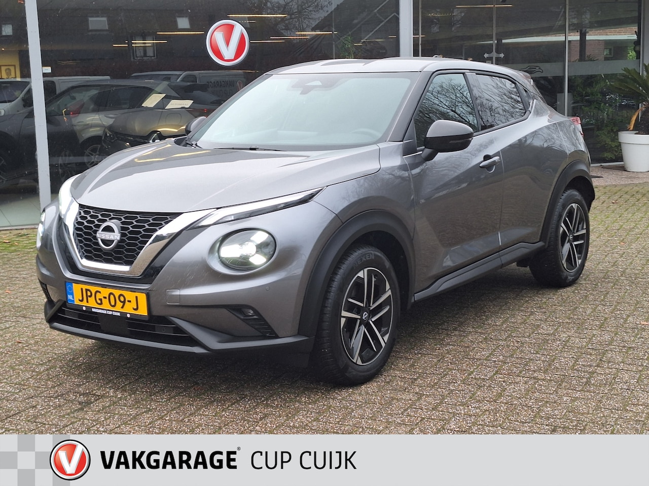 Nissan Juke - 1.0 DIG-T N-Connecta AUTOMAAT/NAVIGATIE/STUUR EN STOEL VERWARMING - AutoWereld.nl
