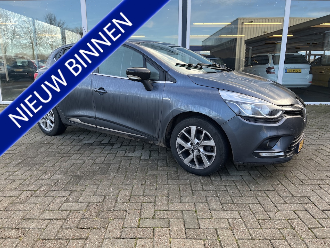 Renault Clio - 0.9 TCe Limited / Nav / Cruise / LMV / Trekhaak / Led - AutoWereld.nl
