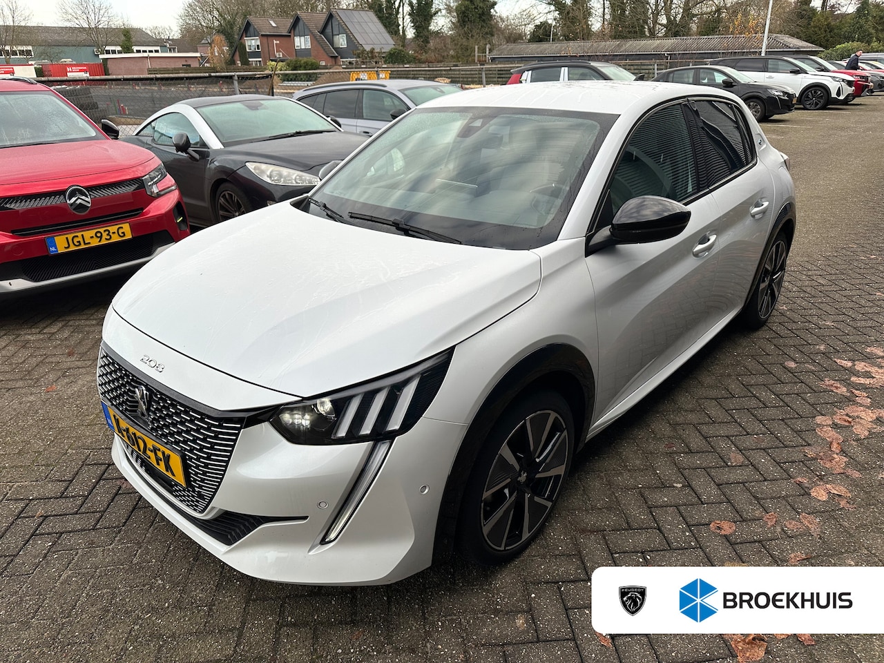 Peugeot e-208 - EV GT 350 50 kWh 3-Fase | Achterbank in delen neerklapbaar | Achteruitrijcamera | Airco (a - AutoWereld.nl