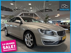 Volvo S60 - 2.0 T3 Momentum, Trekhaak, Stoelverwarming, PDC