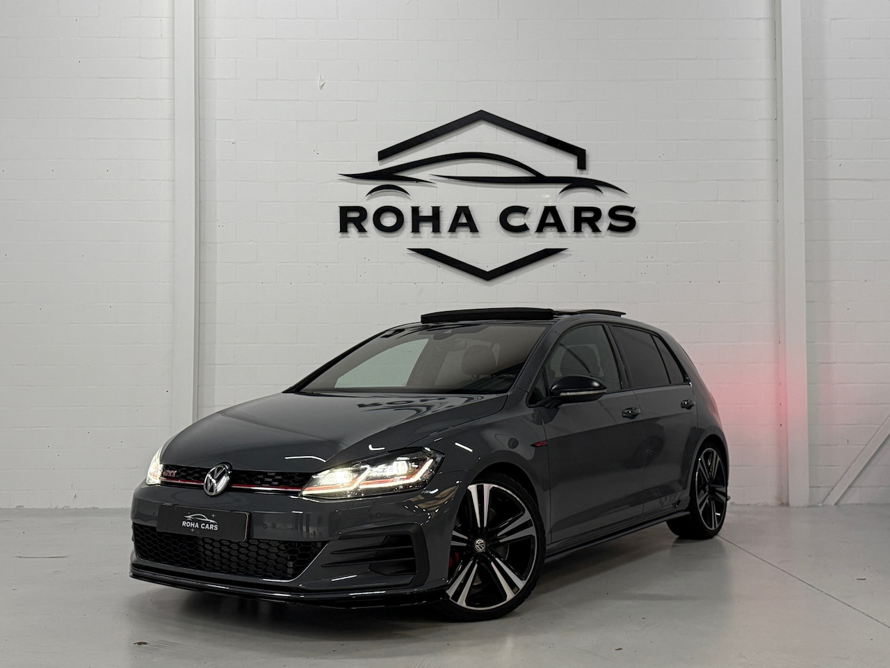 Volkswagen Golf - 2.0 TSI GTI TCR Pano*Akrapovic*Cam - AutoWereld.nl
