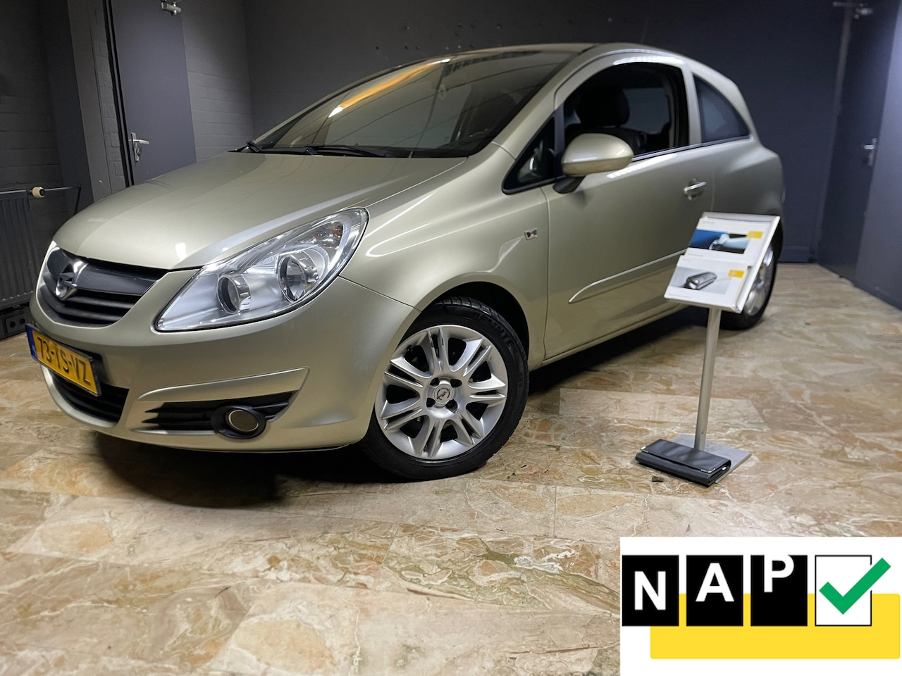 Opel Corsa - 1.2-16V Enjoy Airco Lm velgen - AutoWereld.nl