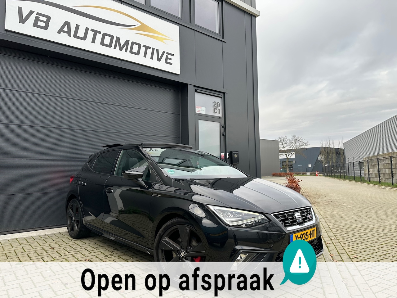 SEAT Ibiza - 1.0 TSI FR | BEATS | PANO | VIRTUAL | KEYLESS | ALCANTARA | CAMERA | VOL! - AutoWereld.nl