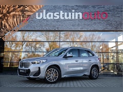 BMW X1 - sDrive18i M-sport , Draadloze lader, Keyless entry, Achteruitrijcamera,