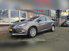 Ford Focus - 1.6 TI-VCT Titanium Automaat Dealer Onderhouden Airco/Clima Cruise Control Nette Auto