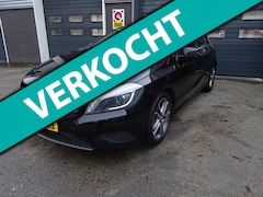Mercedes-Benz A-klasse - 180 Edition Navigatie 4U3, 33.000 KM, Nederlandse auto, PDC/NAV/TEL, Zeer nette auto