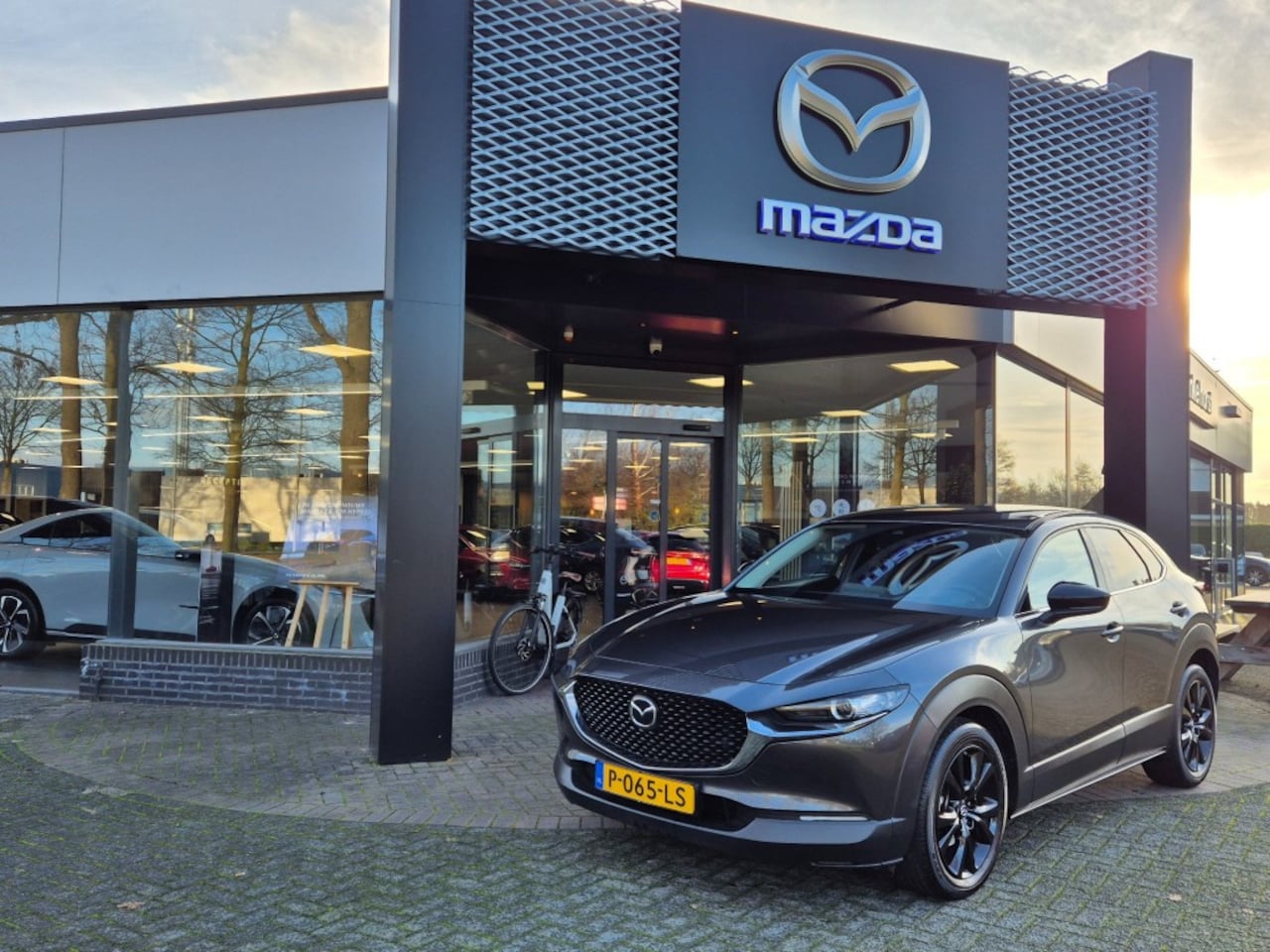 Mazda CX-30 - E-SKYACTIV-X 186 6AT M-HYBRID HOMURA / Trekhaak - AutoWereld.nl