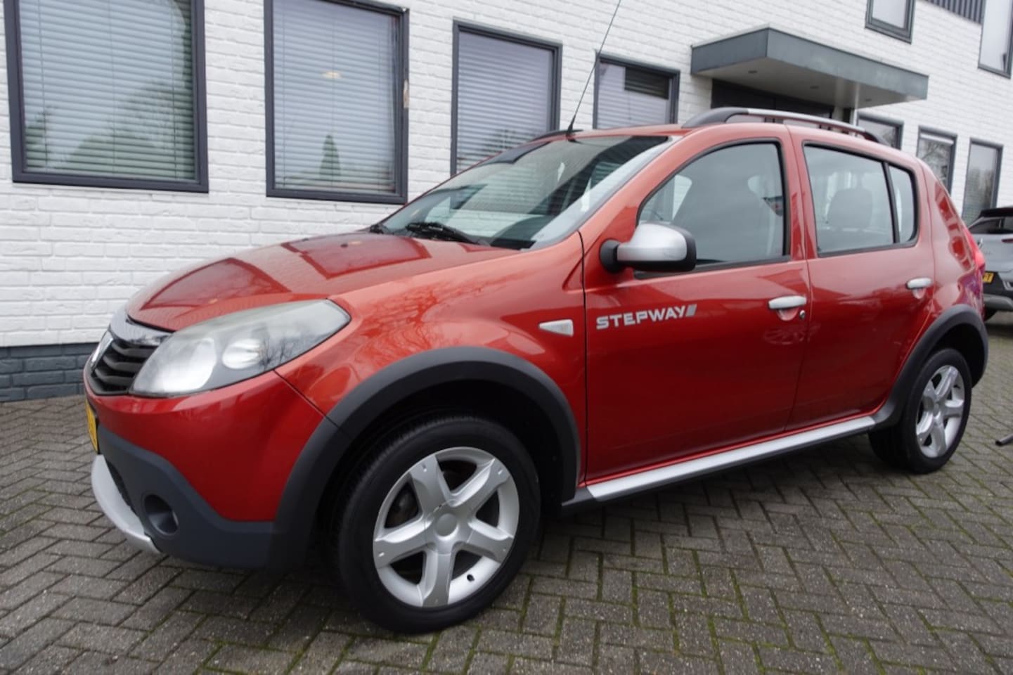 Dacia Sandero Stepway - 1.6 STEPWAY - AutoWereld.nl