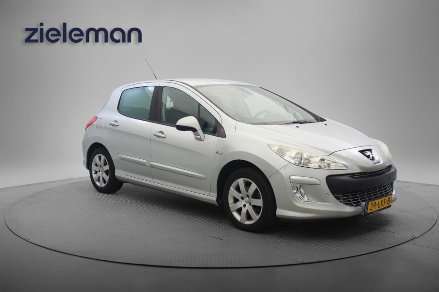 Peugeot 308 - 1.6 VTi XS - Navi, Clima, Cruise, Trekhaak - AutoWereld.nl