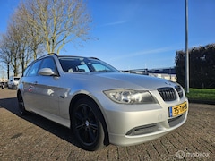 BMW 3-serie Touring - 318i High Executive