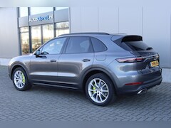 Porsche Cayenne - 3.0 E-Hybrid Platinum Edition Chrono, Pano dak, Trekhaak, Luchtvering, Bose