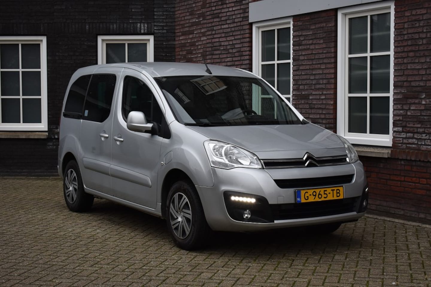 Citroën ë-Berlingo - E-Feel 23 kWh Shine /climat control/camera - AutoWereld.nl